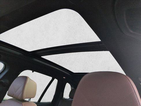 Used 2023 BMW X5 xDrive40i w/ Executive Package image 16