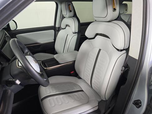 Used 2025 Rivian R1S Adventure AWD/4WD image 20