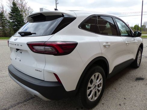 Used 2025 Ford Escape Active AWD/4WD image 11