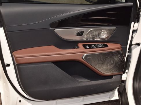 New 2026 Lincoln Nautilus Reserve AWD/4WD image 33