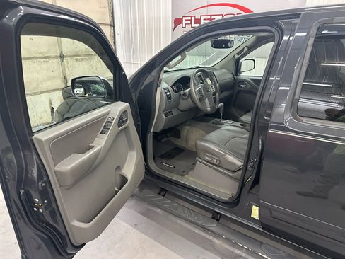 Used 2013 Nissan Frontier SL image 23