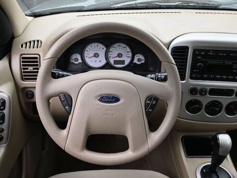 Used 2007 Ford Escape XLT image 14