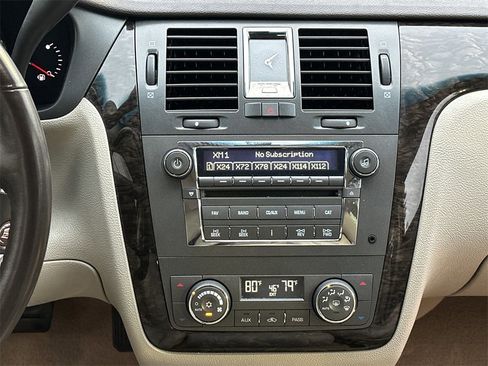 Used 2011 Cadillac DTS Luxury image 27