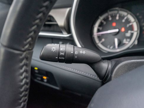 Used 2022 Toyota Highlander XLE image 26