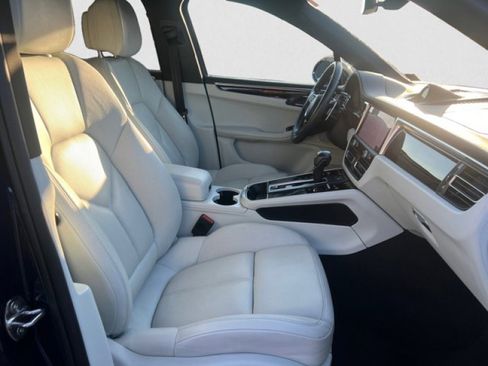 Used 2023 Porsche Macan image 20