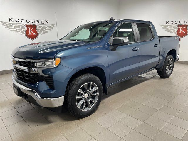 Used 2024 Chevrolet Silverado 1500 LT AWD/4WD image 3