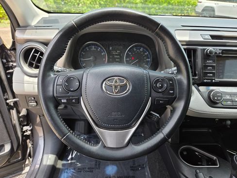 Used 2018 Toyota RAV4 XLE FWD image 32