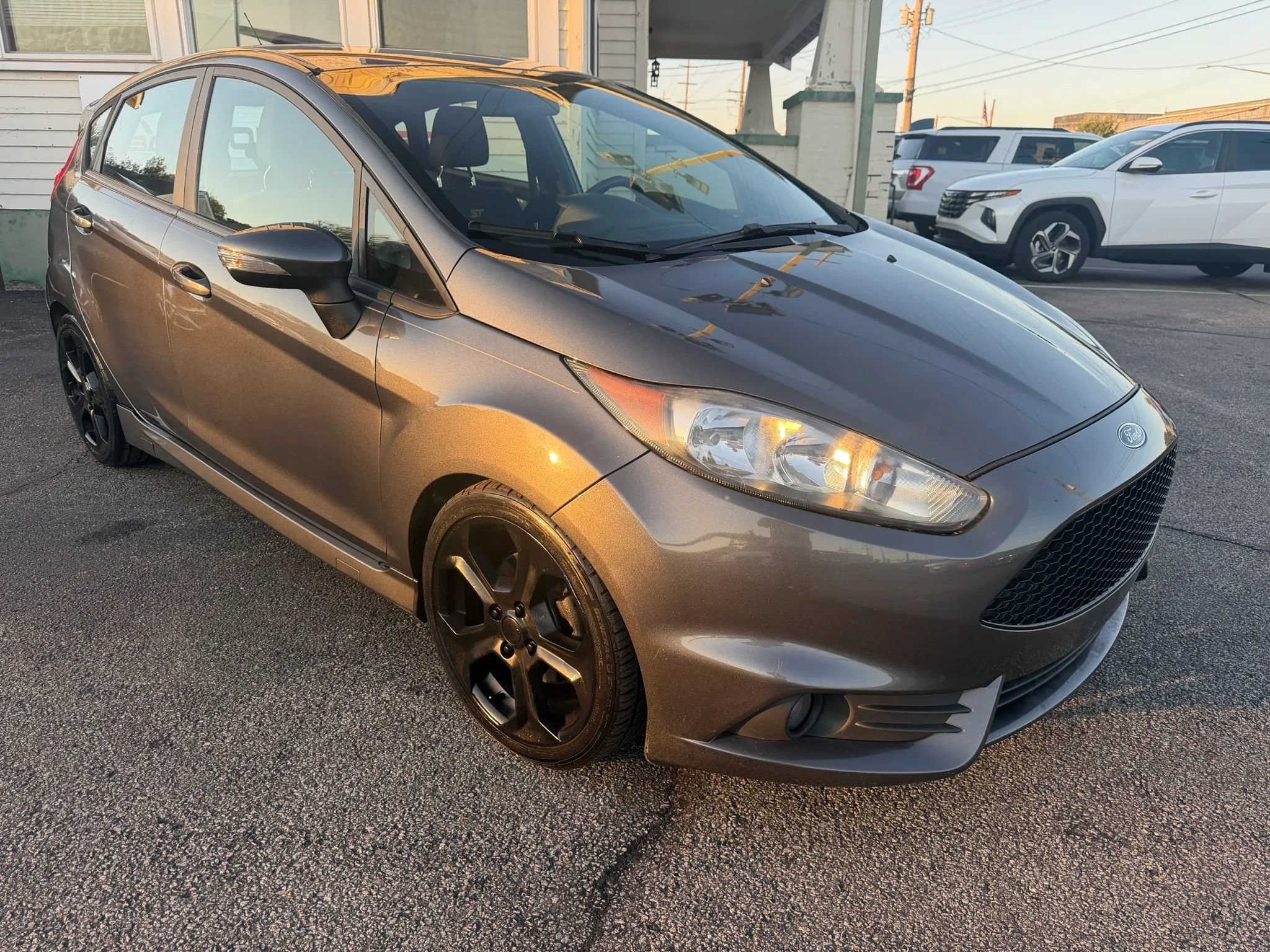 Used 2016 Ford Fiesta ST FWD image 5