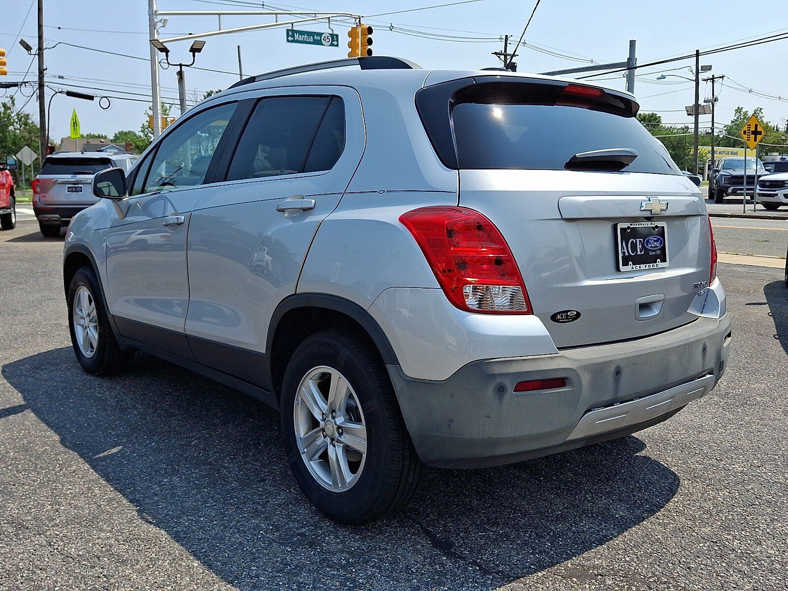 Used 2016 Chevrolet Trax LT w/ LT Sun and Sound Package AWD/4WD image 4
