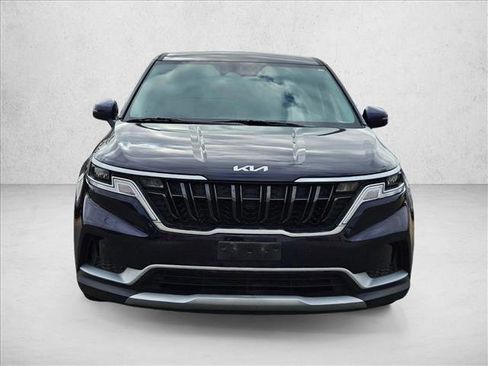 Used 2024 Kia Carnival LX image 2