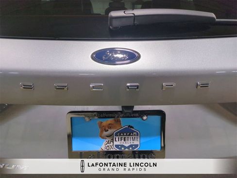 Used 2023 Ford Escape Platinum image 10