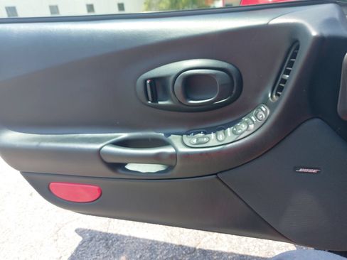 Used 2004 Chevrolet Corvette Coupe w/ Preferred Equipment Group RWD image 19