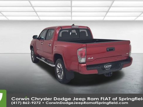 Used 2017 Toyota Tacoma Limited image 11