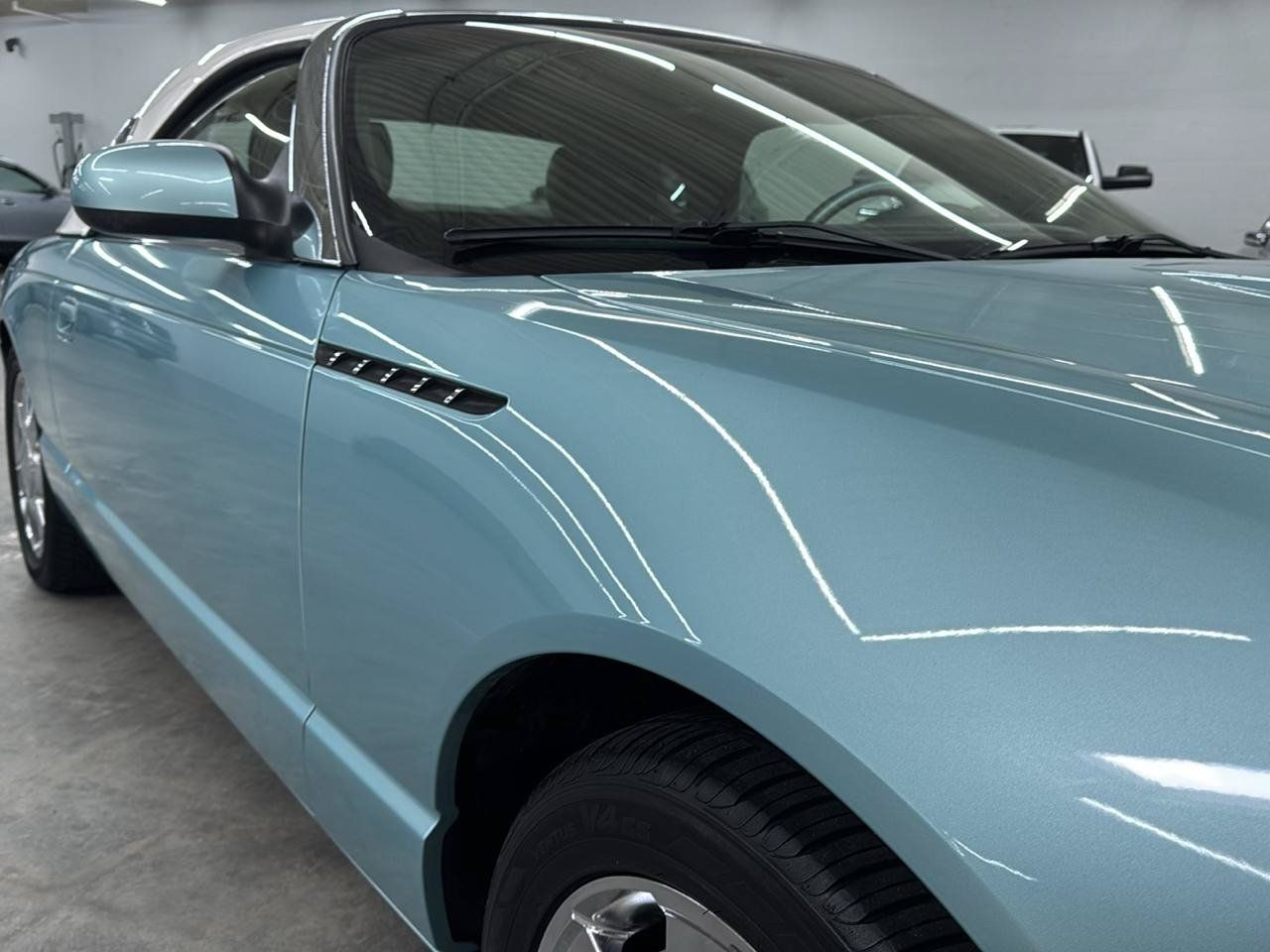 Used 2002 Ford Thunderbird RWD image 5