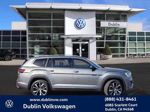 Certified 2025 Volkswagen Atlas SEL Premium R-Line image 3