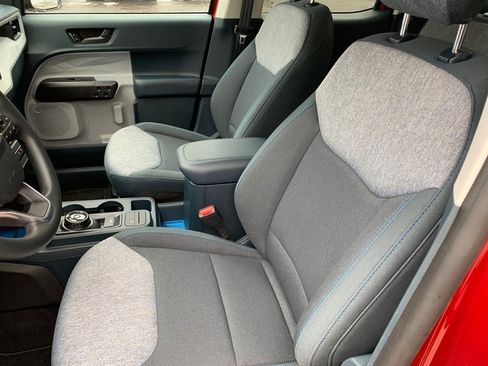 Certified 2025 Ford Maverick XLT image 17