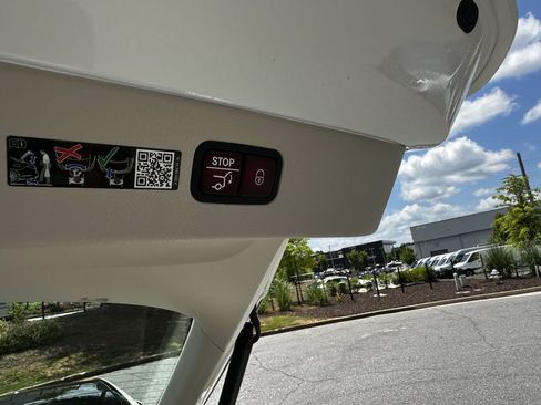 Certified 2023 Mercedes-Benz EQS 580 4MATIC Sedan image 22