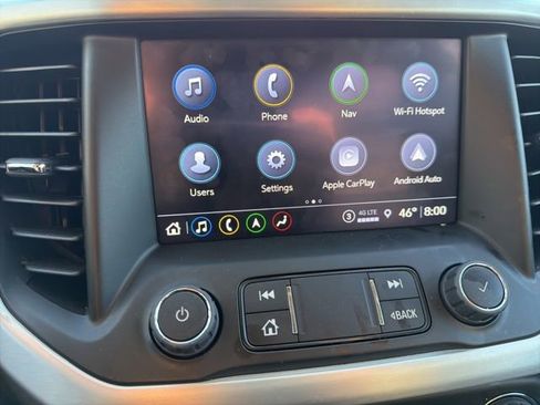 Used 2023 GMC Acadia SLT image 13