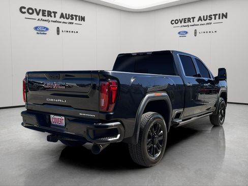 Used 2022 GMC Sierra 2500 Denali w/ Denali Black Diamond Edition image 5