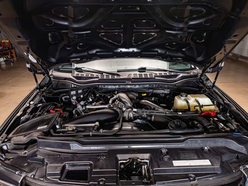 Used 2022 Ford F250 Lariat w/ Black Appearance Package AWD/4WD image 30