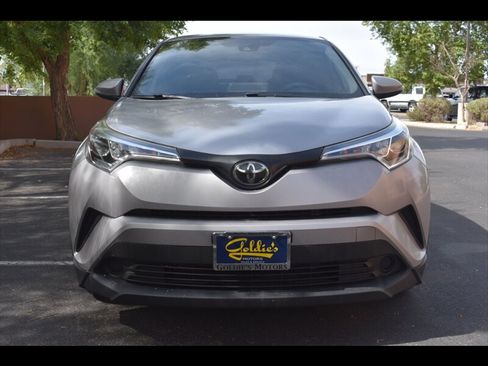 Used 2019 Toyota C-HR LE FWD image 8