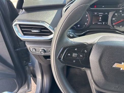 Used 2023 Chevrolet TrailBlazer LT FWD image 17
