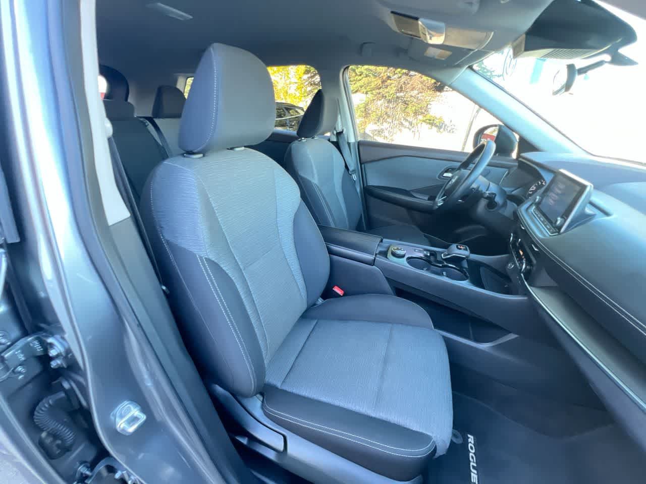 Used 2023 Nissan Rogue SV AWD/4WD image 28