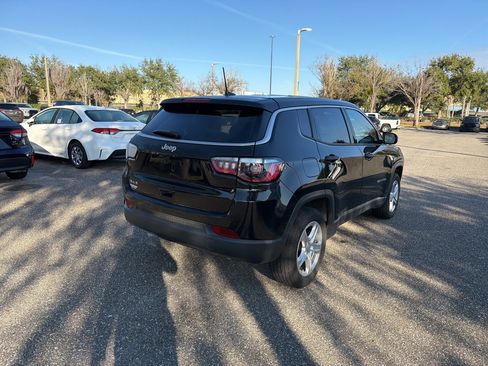 Used 2023 Jeep Compass Sport image 3