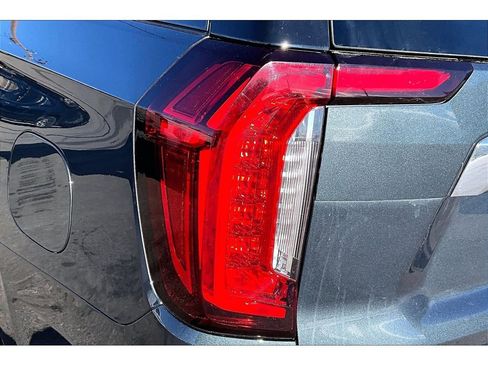 Used 2021 GMC Yukon XL SLT w/ SLT Luxury Plus Package image 23