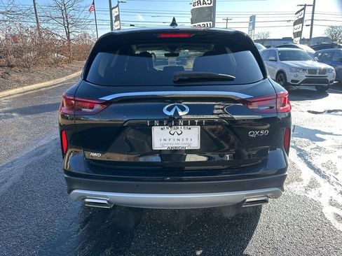 Certified 2025 INFINITI QX50 Pure image 11