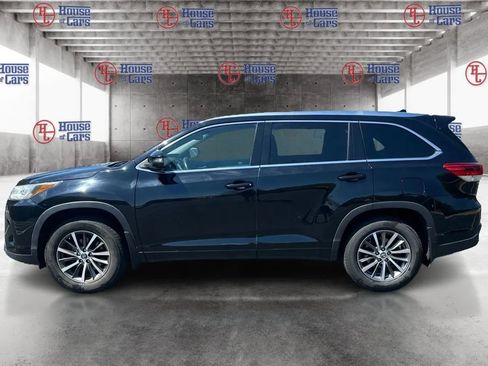 Used 2018 Toyota Highlander XLE AWD/4WD image 7