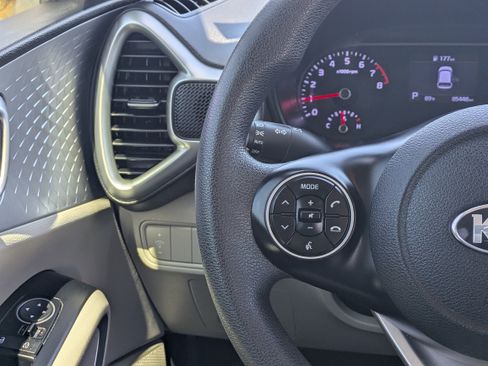 Used 2020 Kia Soul LX FWD image 23