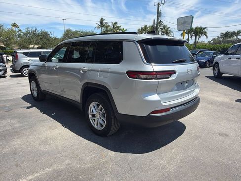 Used 2024 Jeep Grand Cherokee L Laredo RWD image 3