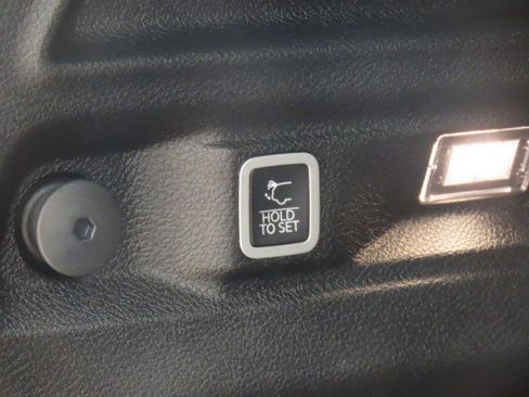 Used 2021 Jeep Grand Cherokee L Laredo AWD/4WD image 13