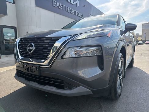 Used 2023 Nissan Rogue SV image 10