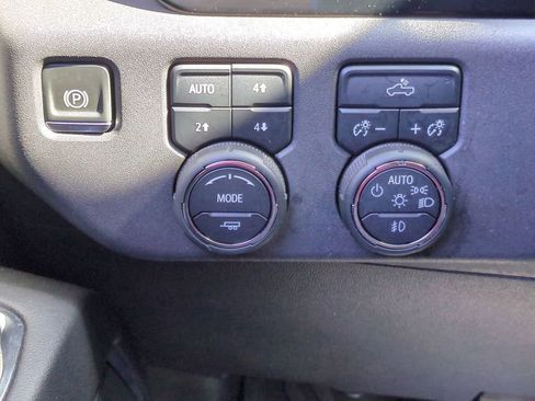 Used 2024 Chevrolet Silverado 1500 LT Trail Boss AWD/4WD image 18