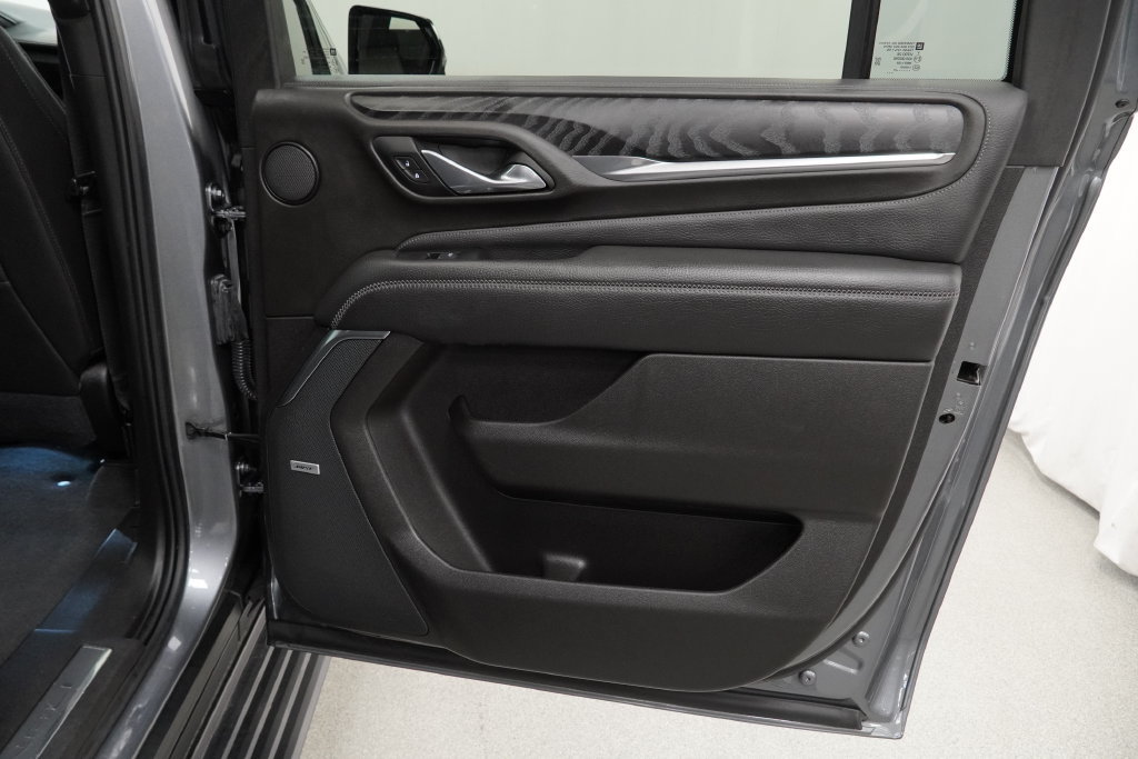 Used 2021 GMC Yukon XL Denali w/ Denali Premium Package AWD/4WD image 31