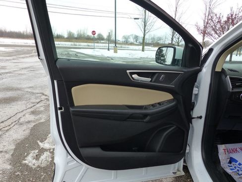 Used 2020 Ford Edge SEL w/ Convenience Package image 18