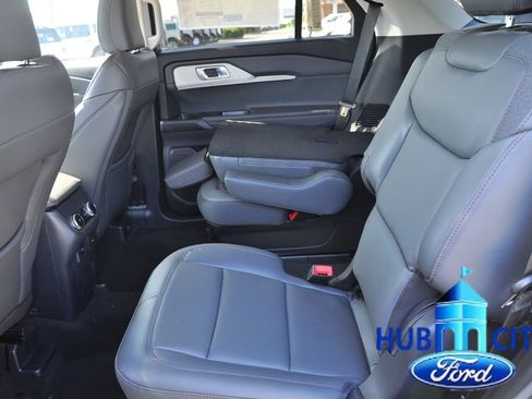 New 2026 Ford Explorer Active w/ Active Comfort Package RWD image 11