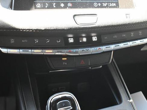 Used 2021 Cadillac XT4 Premium Luxury image 22