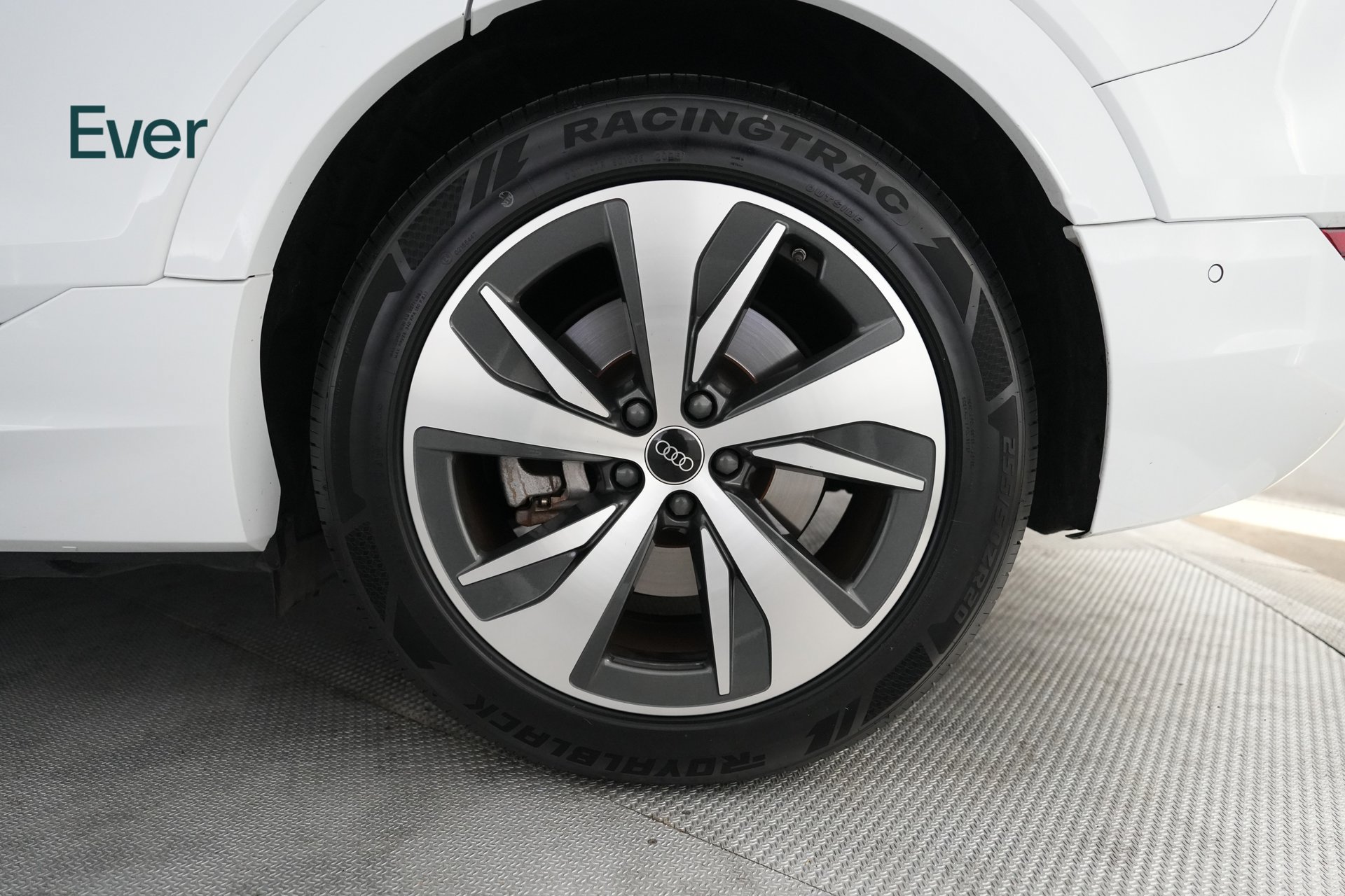 Used 2024 Audi Q8 e-tron Premium Plus AWD/4WD image 9