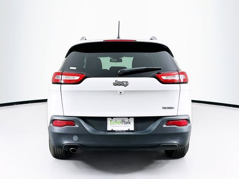 Used 2015 Jeep Cherokee Latitude FWD image 7