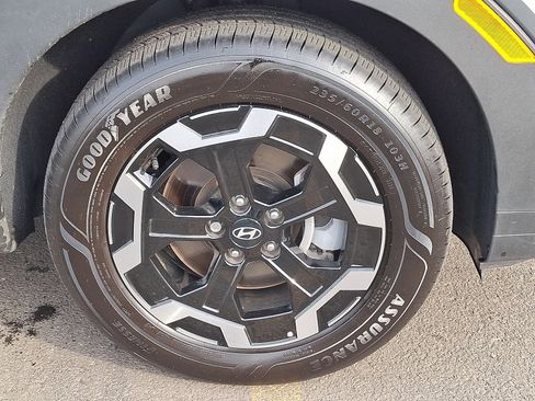 Used 2025 Hyundai Santa Fe SEL image 9