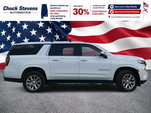 Used 2023 Chevrolet Suburban Premier AWD/4WD image 3