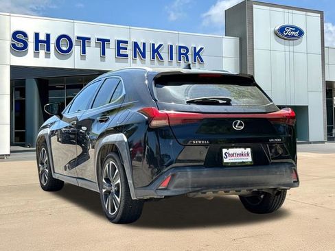 Used 2020 Lexus UX 200 w/ Accessory Package 2 image 5
