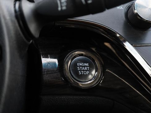 Used 2013 Toyota Avalon XLE FWD image 34