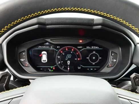 Used 2025 Lamborghini Urus SE AWD/4WD image 9