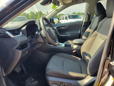 Used 2024 Toyota RAV4 XLE FWD image 15