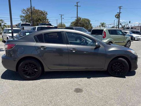 Used 2013 MAZDA MAZDA3 i Touring FWD image 4