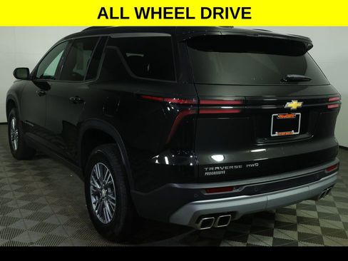 Used 2025 Chevrolet Traverse LT AWD/4WD image 5